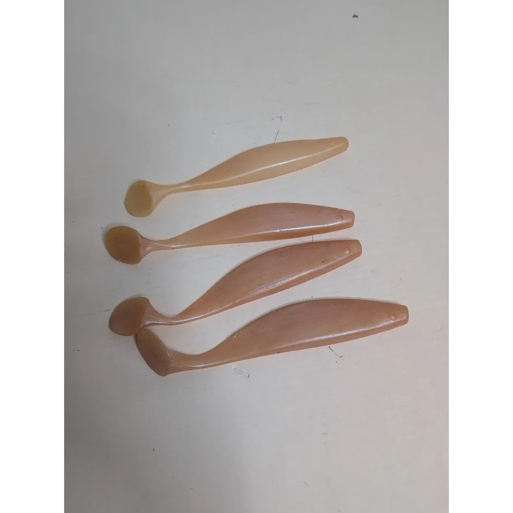 Lot Of 4 Pink/ Beige Soft Plastic Bait Fish Fishing 9